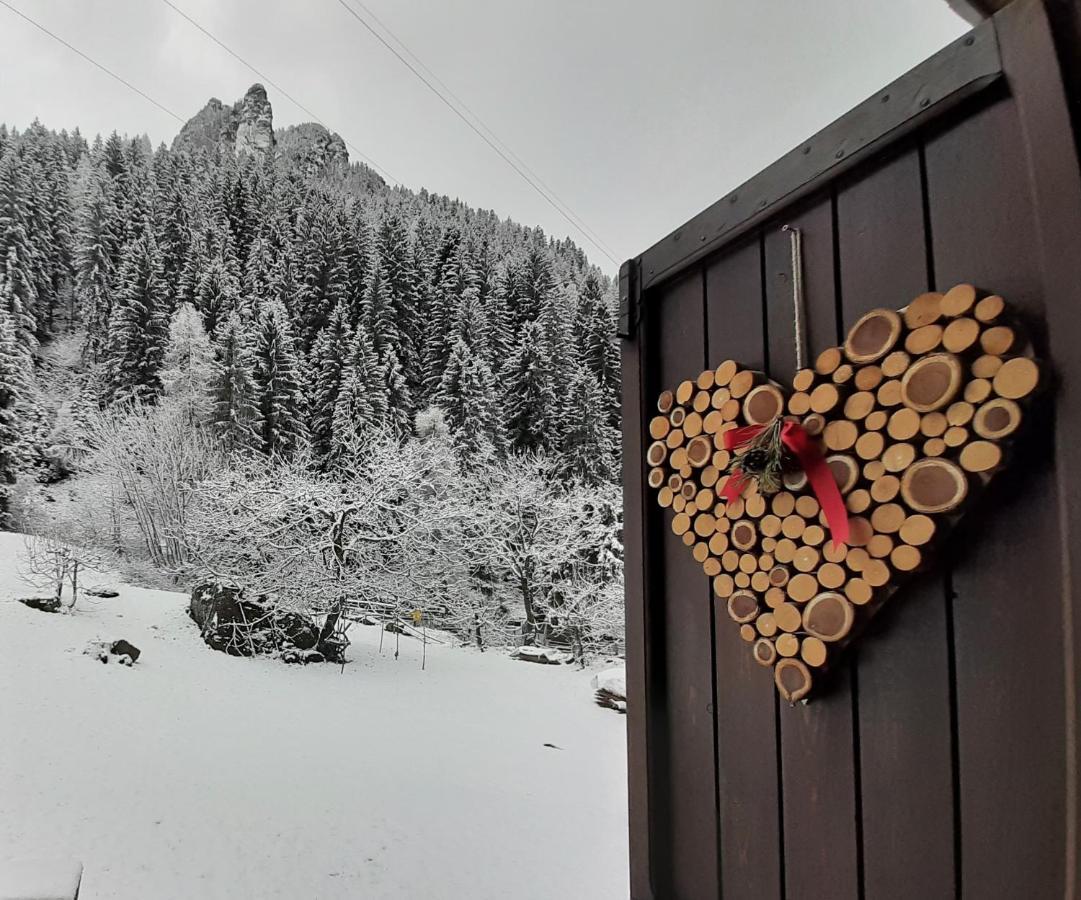 Bed And Breakfast Campo Base 카로나 외부 사진